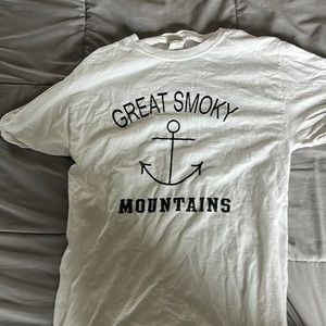 Smokey mountain tee